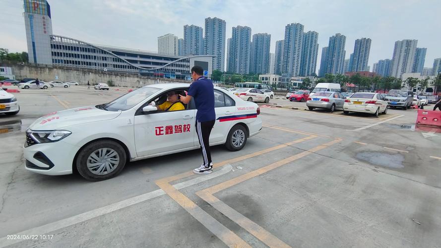 济南本地一对一计时练车正规驾校推荐：价格、服务与避坑指南