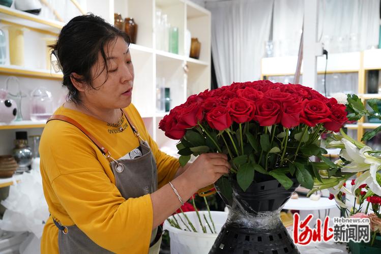 唐山鲜花施工队口碑盘点:2026年鲜花绿植工程团队选择指南与