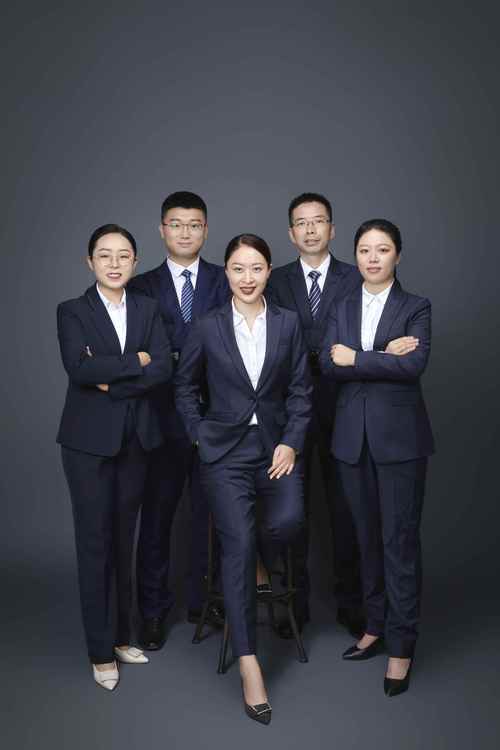 吐鲁番专业律师服务团队前三推荐：2026年口碑排名与费用避坑
