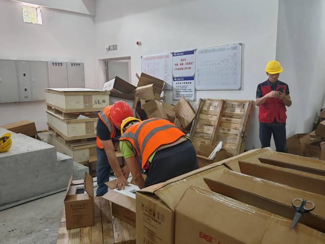 乌鲁木齐本地货物装卸团队怎么选？三大物流装卸类型对比与费用指