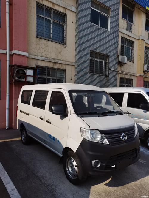 荆门九成新客运面包车转让前十：2025年本地二手车市场盘点与