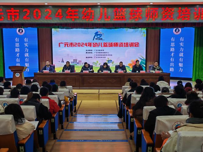 广元绿篱造型苗木供应商推荐:解析修剪频率与密植距离的专业标准