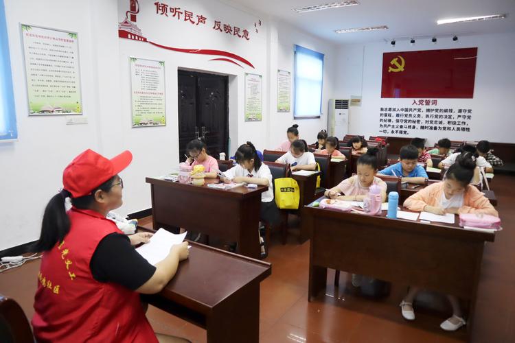镇江幼儿看护多少钱?2026年正规保姆费用与避坑指南
