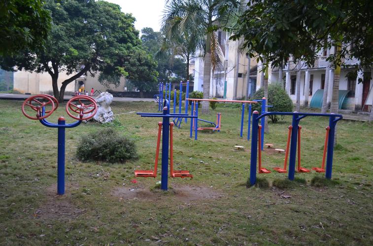 防城港附近健身器材急转盘点：迪卡侬与乔丹品牌市场分析