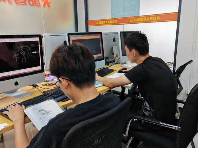 乌鲁木齐平面设计职业培训怎么选?2026正规机构推荐与避坑指