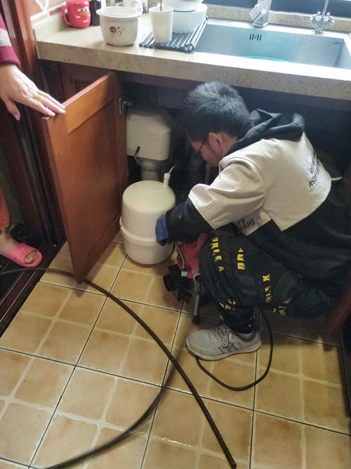 管道疏通全攻略:识别故障症状与寻找专业服务指南