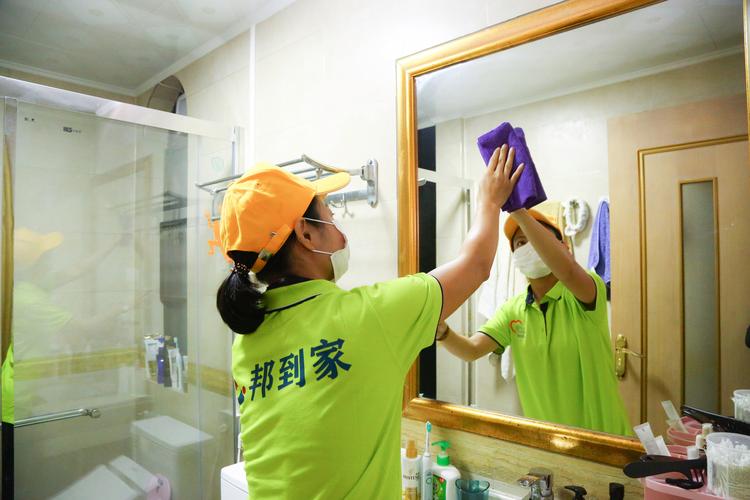 选择靠谱的本地家政服务商：筛选标准、行业龙头与安全建议