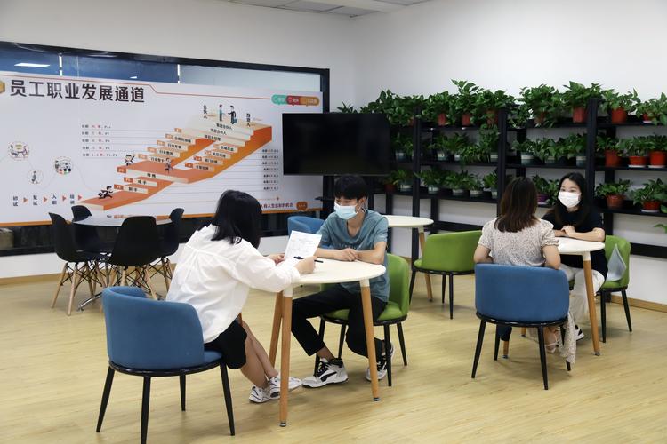 附近职场技能交换:同城互助如何实现职业价值双赢?