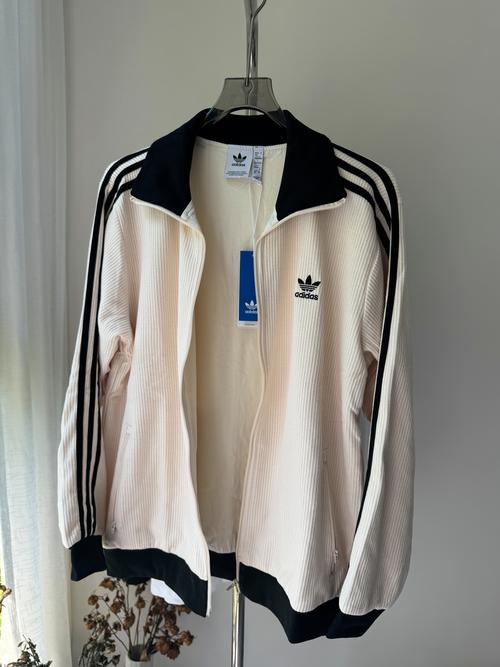 同城二手服饰交易攻略:聚焦阿迪达斯等品牌闲置资源